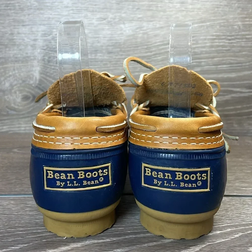 LL Bean Bean Boots Women’s Sz 6W Waterproof Tan Leather Navy Rubber Duck Boots